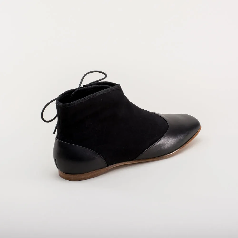 Keckley Women's Victorian Side-Lace Boots (Black/Black)